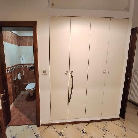 Spacious Apartment 6Min From The Dancing House Praga Esterno foto