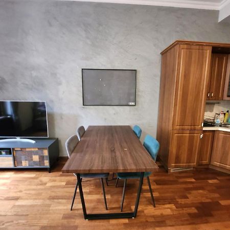 Spacious Apartment 6Min From The Dancing House Praga Esterno foto