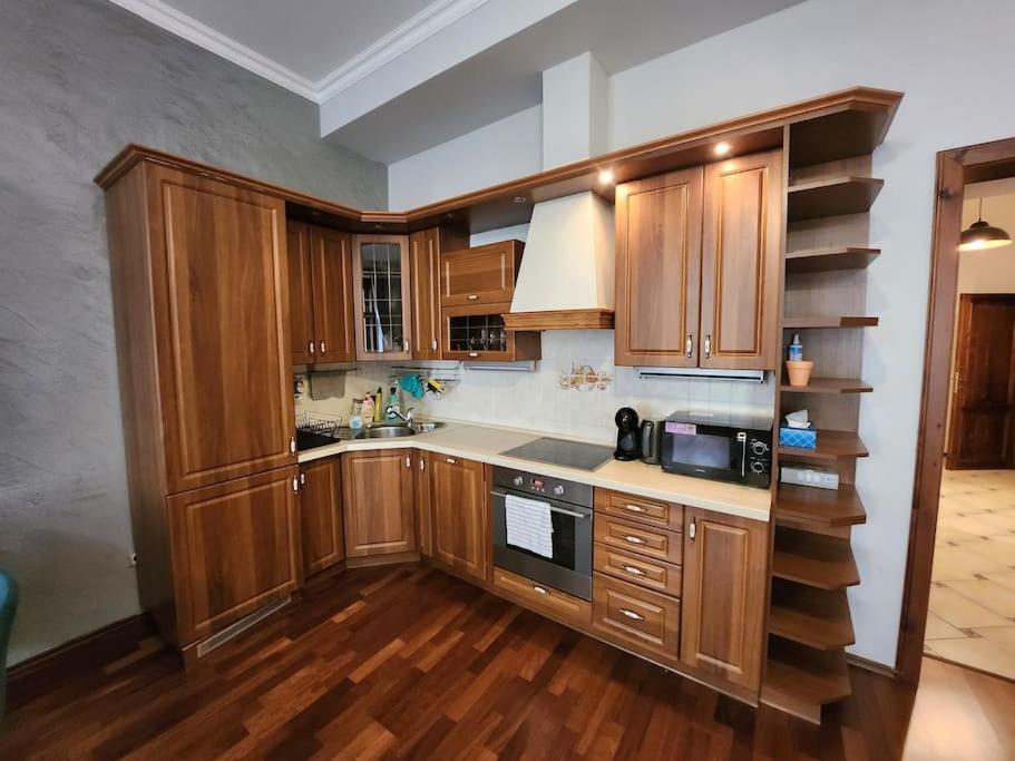 Spacious Apartment 6Min From The Dancing House Praga Esterno foto