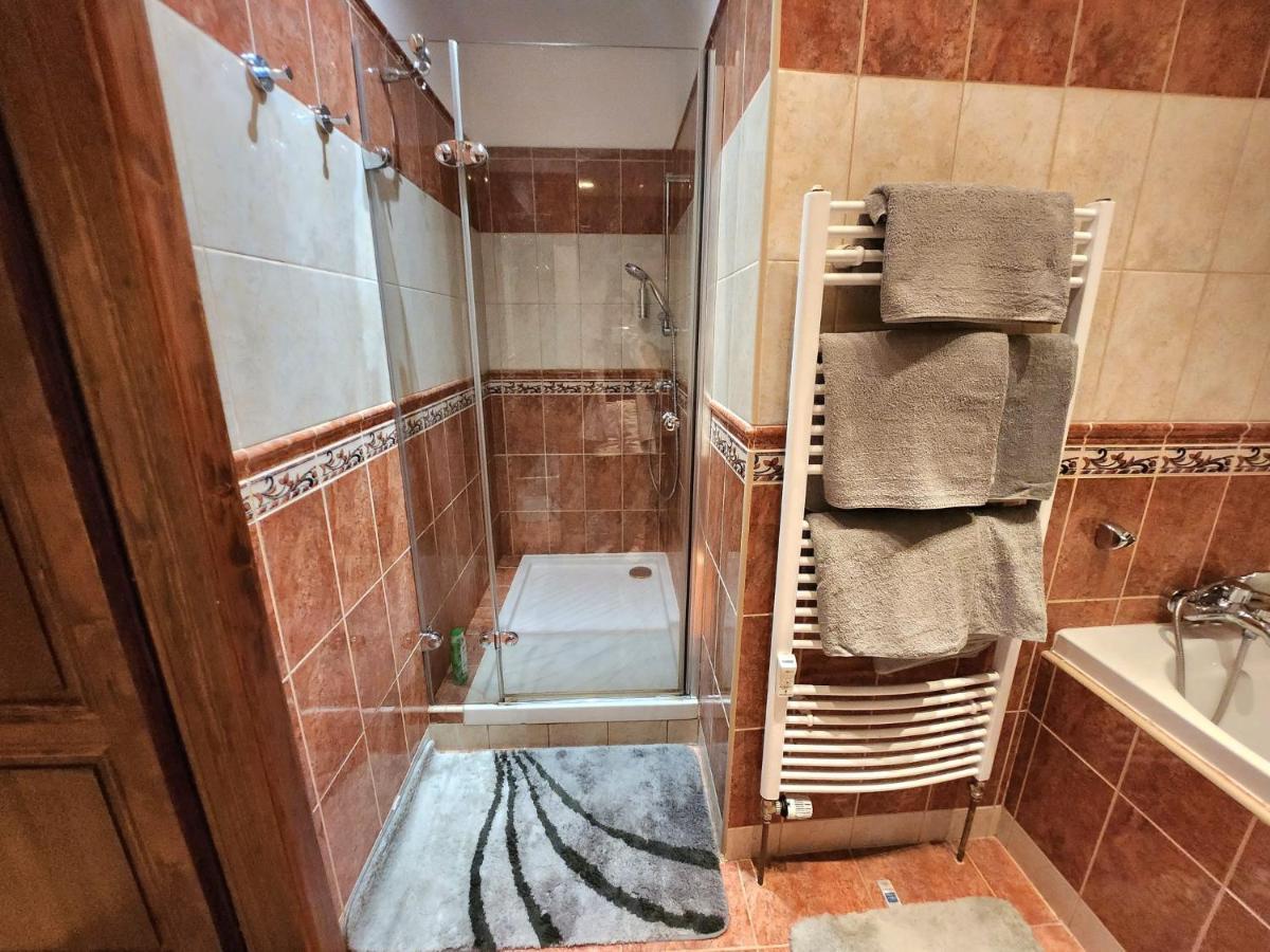 Spacious Apartment 6Min From The Dancing House Praga Esterno foto