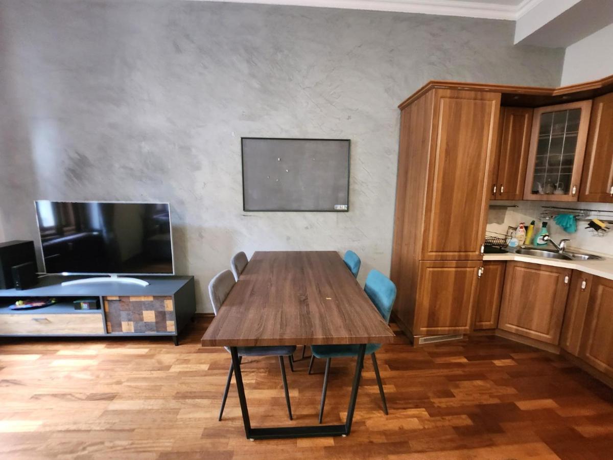 Spacious Apartment 6Min From The Dancing House Praga Esterno foto